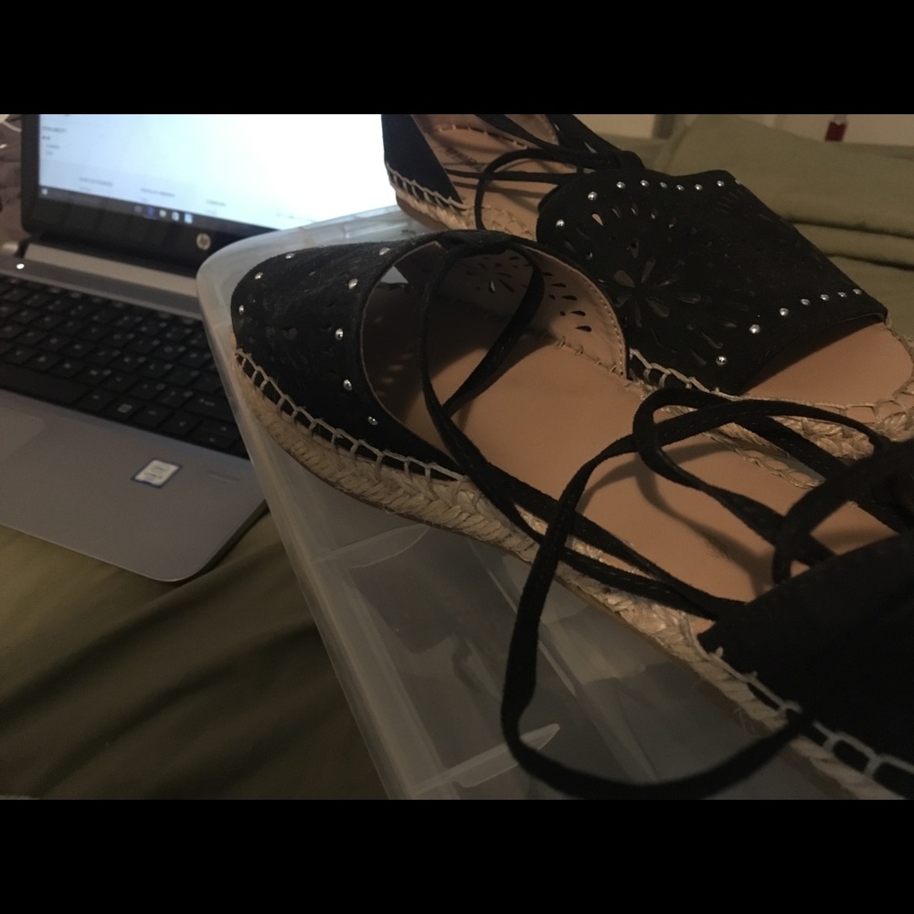 Cute lace up sandals (: